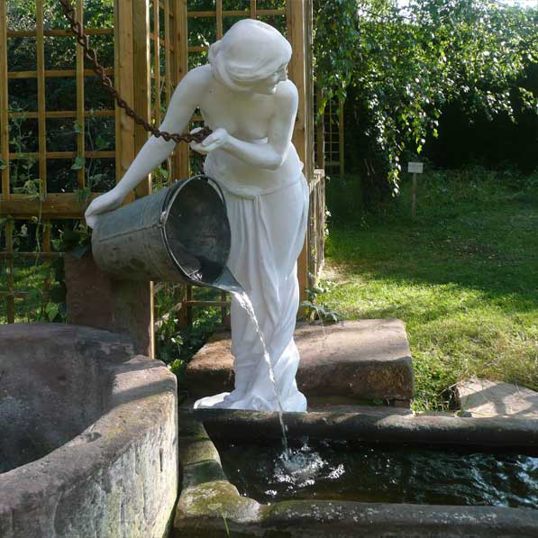 2-15-0-dame-un-jardin-philosophe  