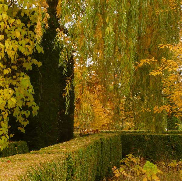 2-7-0-une-chambre de verdure et de m&eacute;ditation -un-jardin-philosophe